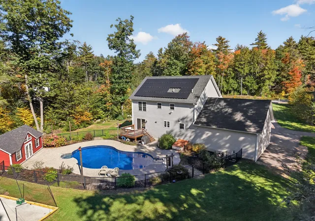 Photo 3 of Single family home for sale at 11 Bancroft Cir, Mont Vernon, NH 03057 | MLS# 73586912 | Listing updated on 2026-10-10