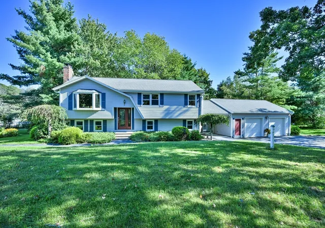 Photo 2 of Sale Pending at 152 Federal Hl Rd, Oxford, MA 01540 | MLS# 73578774 | Listing updated on 2026-10-14