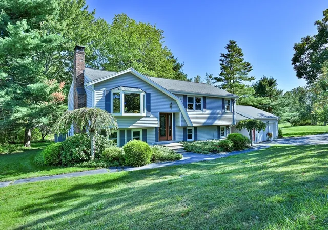 Photo 3 of Sale Pending at 152 Federal Hl Rd, Oxford, MA 01540 | MLS# 73578774 | Listing updated on 2026-10-14