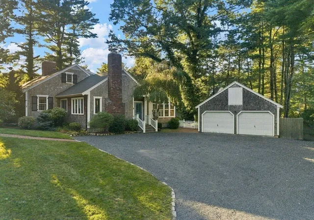 Photo 3 of Single family home for sale at 8 Lebaron Way, Mattapoisett, MA 02739 | MLS# 73574919 | Listing updated on 2026-09-14
