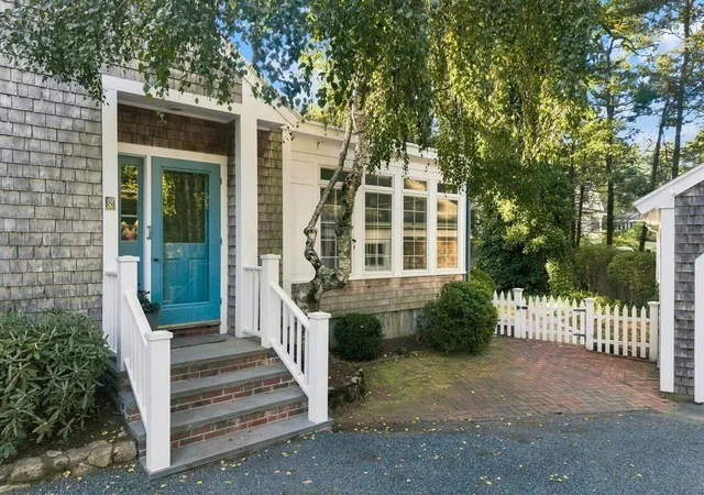 Photo 4 of Single family home for sale at 8 Lebaron Way, Mattapoisett, MA 02739 | MLS# 73574919 | Listing updated on 2026-09-14