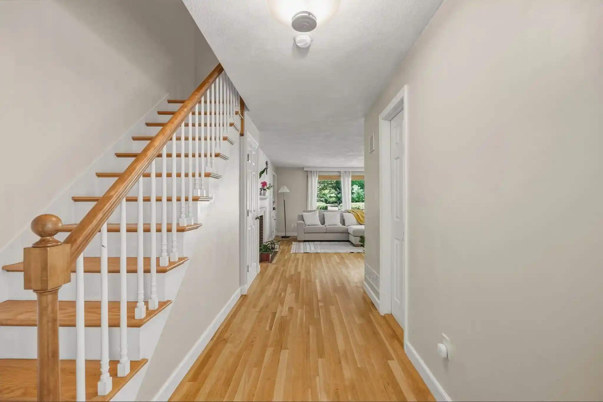 Listing Photo 2 - Condo for sale in 3 Seaborn Pl located at 3 Seaborn Pl, Lexington, MA 02420 - Unit 3 Seaborn Pl