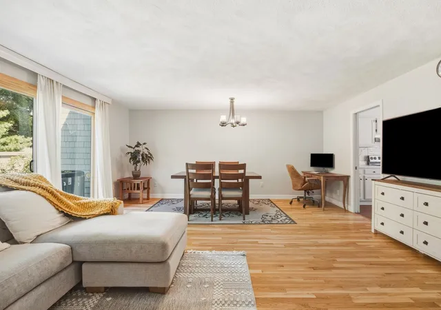 Listing Photo 4 - Condo for sale in building located at 3 Seaborn Pl, Lexington, MA 02420 - Unit #3