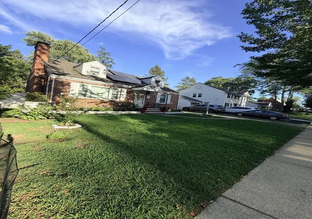 Photo 2 of Single family home for sale at 169 Roosevelt Ave, Springfield, MA 01118 | MLS# 73570898 | Listing updated on 2026-09-06