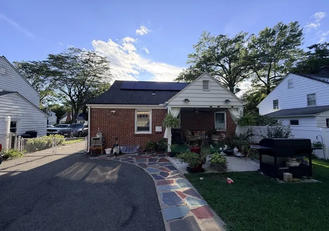 Photo 4 of Single family home for sale at 169 Roosevelt Ave, Springfield, MA 01118 | MLS# 73570898 | Listing updated on 2026-09-06