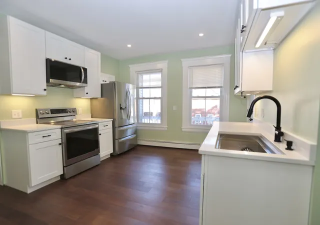 Listing Photo 4 - Condo for sale in building located at 469 Grv St, Worcester, MA 01605 - Unit #2