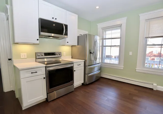 Listing Photo 5 - Condo for sale in building located at 469 Grv St, Worcester, MA 01605 - Unit #2