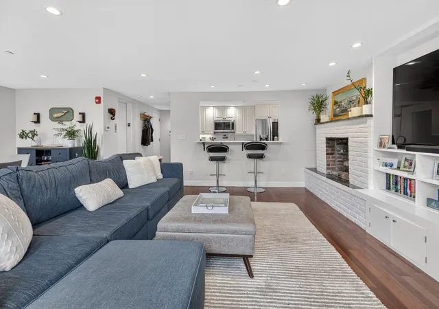 Listing Photo 1 - Condo for sale in building located at 34 Hancock St, Brockton, MA 02114 - Unit #4A