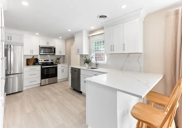 Photo 4 of Condo for sale at 354 Twin Lakes Dr #354, Halifax, MA 02338 | MLS# 73574839 | Listing updated on 2026-10-02