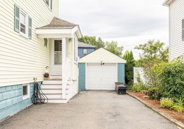 Photo 4 of Sale Pending at 22 Harwood St, North Andover, MA 01845 | MLS# 73574406 | Listing updated on 2026-10-07