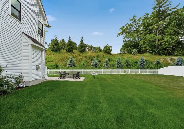Photo 3 of Single family home for sale at 1 Lincoln Ct, Medfield, MA 02052 | MLS# 73571465 | Listing updated on 2026-09-07