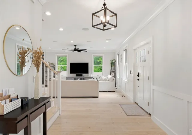 Photo 4 of Single family home for sale at 1 Lincoln Ct, Medfield, MA 02052 | MLS# 73571465 | Listing updated on 2026-09-07