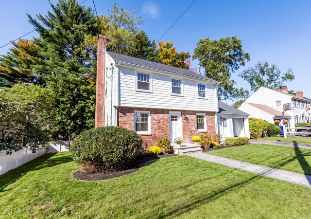 Photo 2 of Sale Pending at 32 Centre St, Milton, MA 02186 | MLS# 73588638 | Listing updated on 2026-10-11