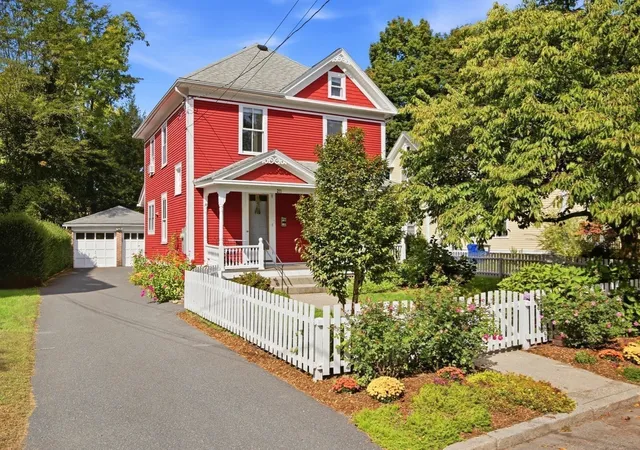 Photo 1 of Single family home for sale at 211 Crescent St, Northampton, MA 01060 | MLS# 73585599 | Listing updated on 2026-10-14
