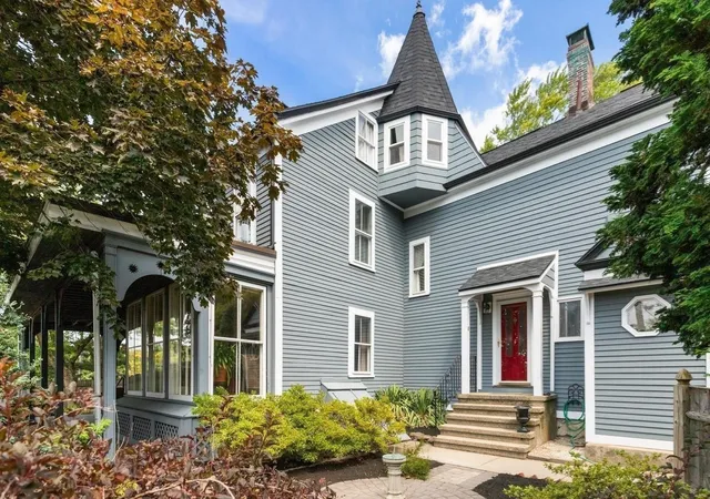 Photo 2 of Single family home for sale at 8 Leonard Cir, Medford, MA 02155 | MLS# 73573420 | Listing updated on 2026-09-12