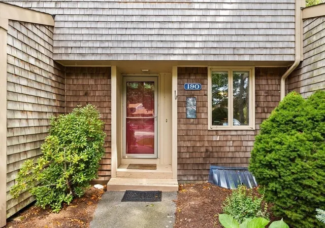 Listing Photo 4 - Condo for sale in building located at 190 Bayfront Wy, Teaticket, MA 02536 - Unit #190