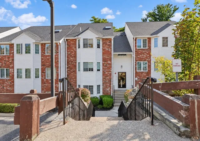 Photo 3 of Condo for sale at 116 Tall Oaks Dr #M, South Weymouth, MA 02190 | MLS# 73587594 | Listing updated on 2026-10-13