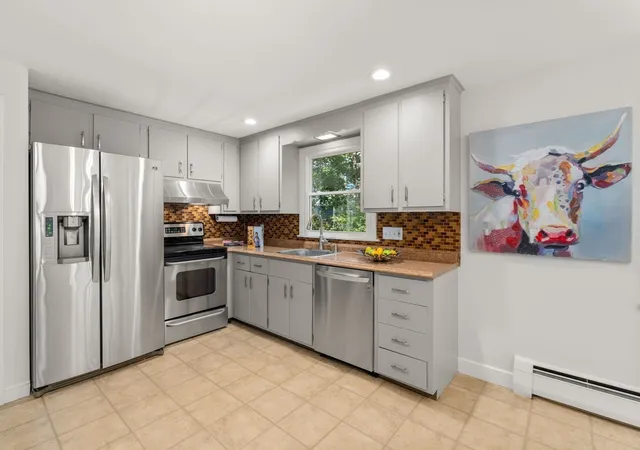 Photo 3 of Single family home for sale at 80 Wade St, Newton Highlands, MA 02461 | MLS# 73574763 | Listing updated on 2026-09-18