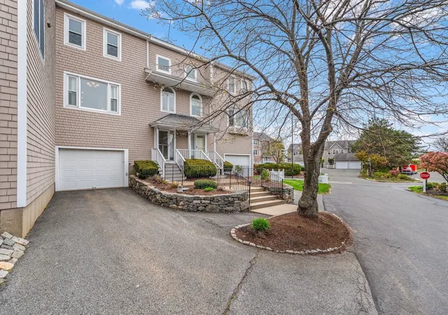 Photo 2 of Condo for sale at 7 Whaler Ln #Unit 7, Quincy, MA 02171 | MLS# 73575658 | Listing updated on 2026-09-14
