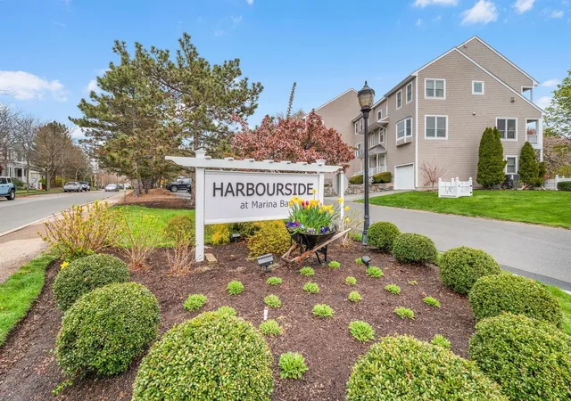 Photo 3 of Condo for sale at 7 Whaler Ln #Unit 7, Quincy, MA 02171 | MLS# 73575658 | Listing updated on 2026-09-14