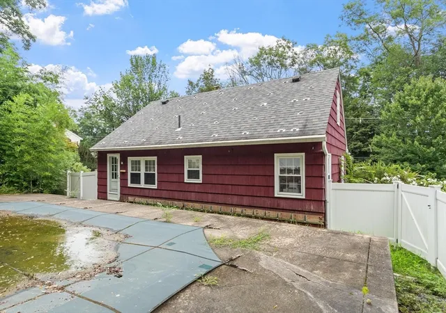 Photo 3 of Single family home for sale at 225 Golden Hl Ave, Haverhill, MA 01830 | MLS# 73569196 | Listing updated on 2026-09-06