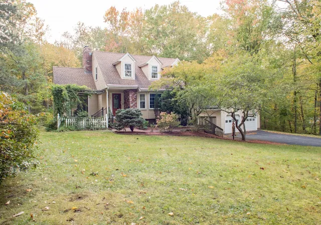 Photo 3 of Single family home for sale at 187 Thayer St, Millville, MA 01529 | MLS# 73587198 | Listing updated on 2026-10-13