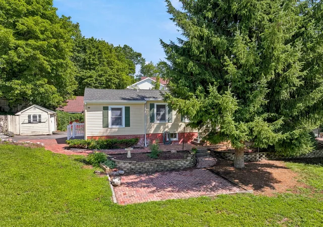 Photo 4 of Sale Pending at 61 Myrtle Ave, Wakefield, MA 01880 | MLS# 73574583 | Listing updated on 2026-09-15