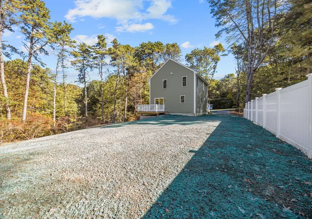 Photo 3 of Single family home for sale at 19 Captains Way, Lakeville, MA 02347 | MLS# 73589543 | Listing updated on 2026-10-16