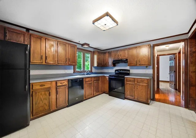 Photo 3 of Single family home for sale at 83 Barbara St, Westfield, MA 01085 | MLS# 73584646 | Listing updated on 2026-10-16