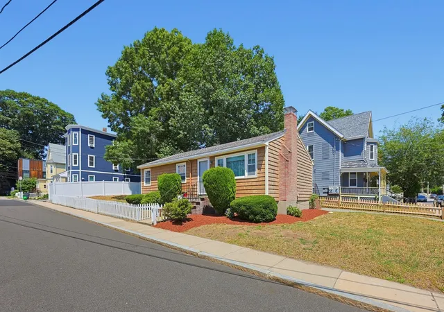 Photo 3 of Sale Pending at 10 Meyer St, Roslindale, MA 02131 | MLS# 73577588 | Listing updated on 2026-09-24