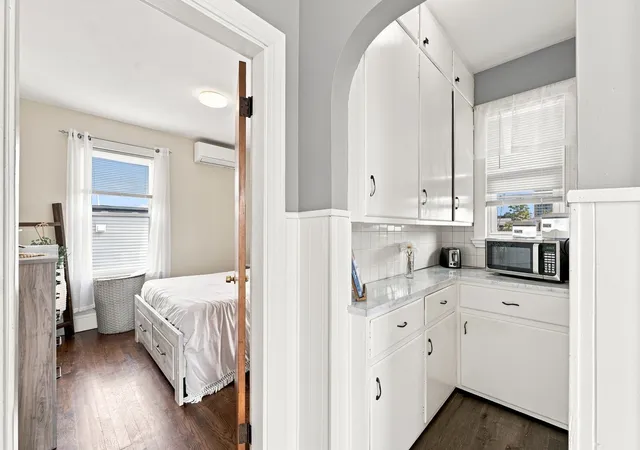 Photo 3 of House for sale at 20 Hunting St, Cambridge, MA 02141 | MLS# 73575628 | Listing updated on 2026-09-14