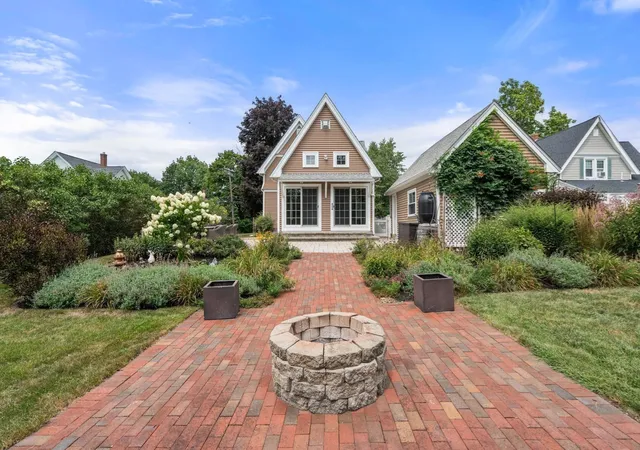 Photo 1 of Sale Pending at 172 West St, Walpole, MA 02081 | MLS# 73573733 | Listing updated on 2026-09-17