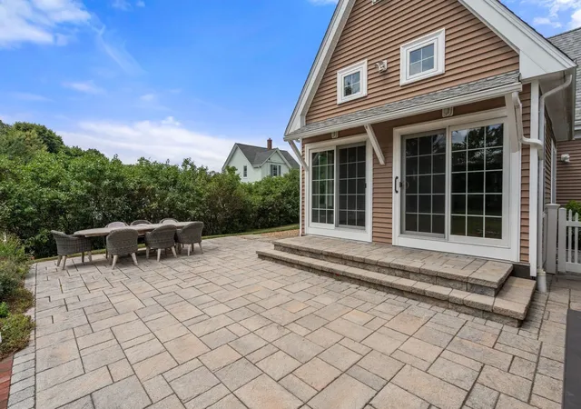 Photo 2 of Sale Pending at 172 West St, Walpole, MA 02081 | MLS# 73573733 | Listing updated on 2026-09-17