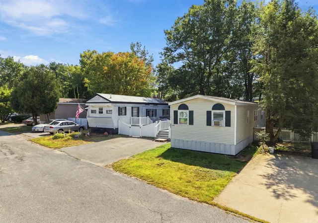 Photo 2 of Manufactured home for sale at 176 Lakeview St, Tewksbury, MA 01876 | MLS# 73578989 | Listing updated on 2026-10-28