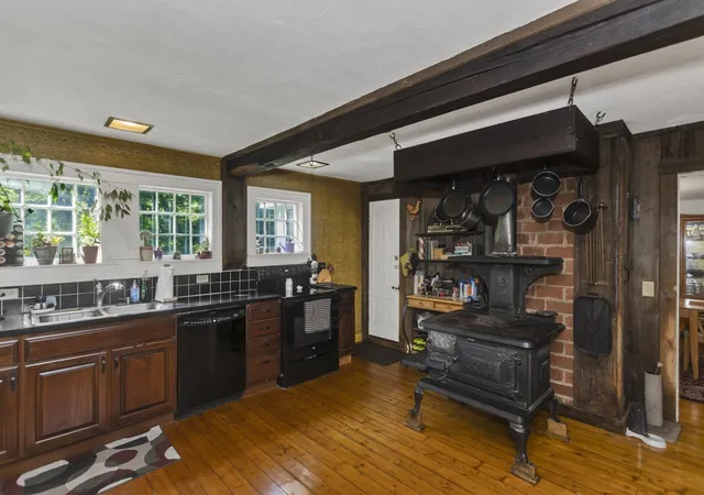 Photo 4 of Single family home for sale at 1529 Main Rd, Granville, MA 01034 | MLS# 73570852 | Listing updated on 2026-09-05