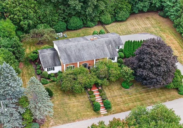 Photo 3 of Sale Pending at 42 Mountain View Rd, Leominster, MA 01453 | MLS# 73572644 | Listing updated on 2026-09-13