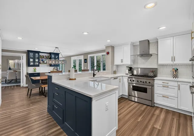 Photo 3 of Sale Pending at 42 Mountain View Rd, Leominster, MA 01453 | MLS# 73572644 | Listing updated on 2026-09-13