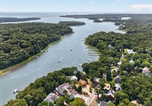 Photo 3 of Mansion for sale at 28 Quaker Run Rd, Mashpee, MA 02649 | MLS# 73570598 | Listing updated on 2026-09-15
