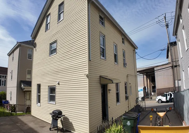 Listing Photo 4 - Condo for sale in building located at 211 Wiliam, Fall River, MA 02721