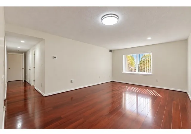 Listing Photo 1 - Condo for sale in building located at 321st Pl Ln, Woburn, MA 01801 - Unit #321