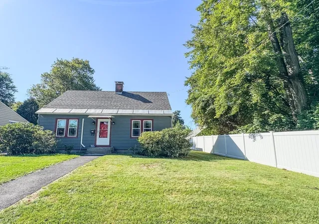 Photo 2 of Sale Pending at 82 Smith St, Greenfield, MA 01301 | MLS# 73577793 | Listing updated on 2026-10-14