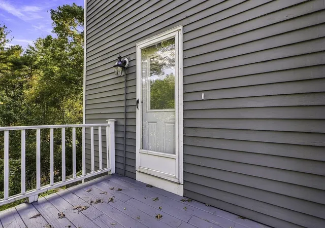 Photo 4 of Single family home for sale at 565 Hartford Ave E, Uxbridge, MA 01569 | MLS# 73589366 | Listing updated on 2026-10-15