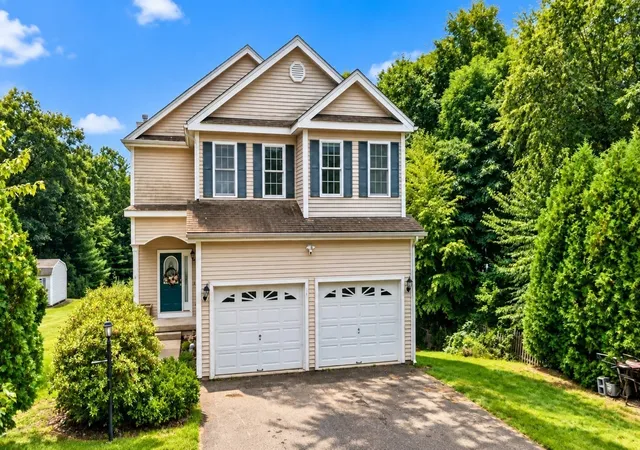 Photo 1 of Single family home for sale at 14 W Ledge Rd, Clinton, MA 01510 | MLS# 73573105 | Listing updated on 2026-09-12