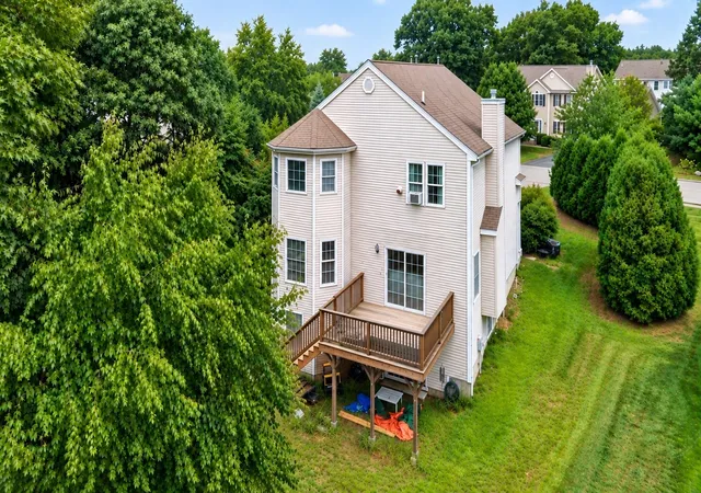 Photo 4 of Single family home for sale at 14 W Ledge Rd, Clinton, MA 01510 | MLS# 73573105 | Listing updated on 2026-09-12