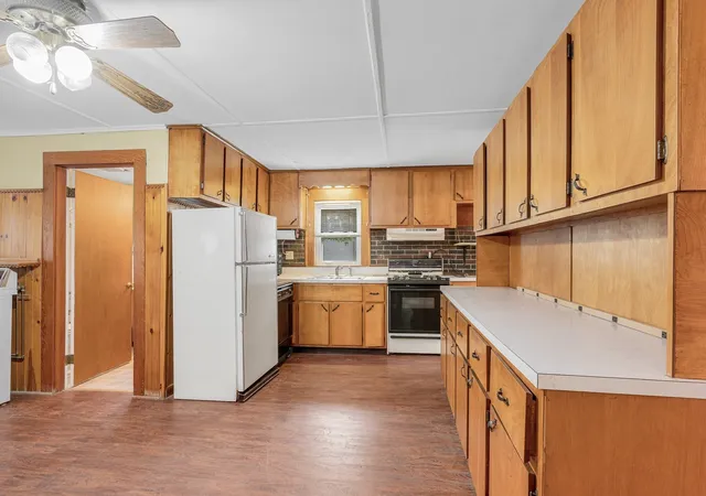 Photo 4 of Single family home for sale at 114 Old Meadow Rd, Dracut, MA 01826 | MLS# 73573943 | Listing updated on 2026-09-13
