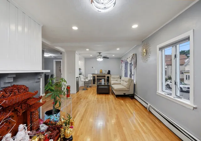 Photo 4 of Single family home for sale at 31 Endicott St, Saugus, MA 01906 | MLS# 73573500 | Listing updated on 2026-09-12