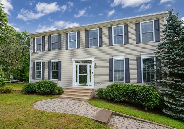 Photo 2 of Single family home for sale at 5 Bay Farm Ln, South Grafton, MA 01560 | MLS# 73573124 | Listing updated on 2026-09-22