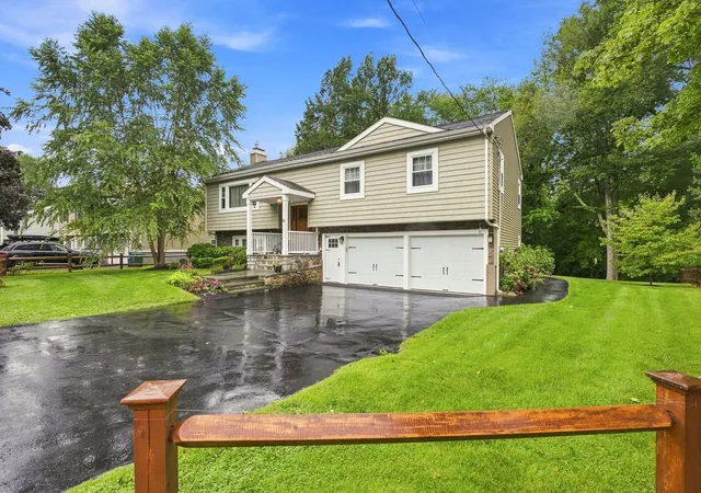 Photo 3 of Sale Pending at 50 Audubon Rd, Reading, MA 01867 | MLS# 73574576 | Listing updated on 2026-09-15