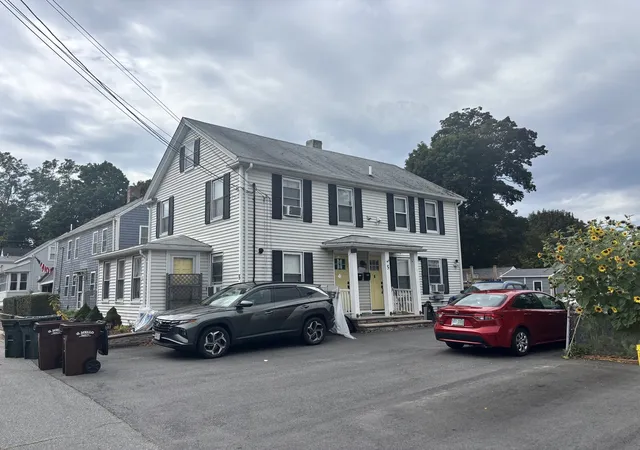 Listing Photo 4 - Condo for sale in building located at 5 Washington St, Amesbury, MA 01867
