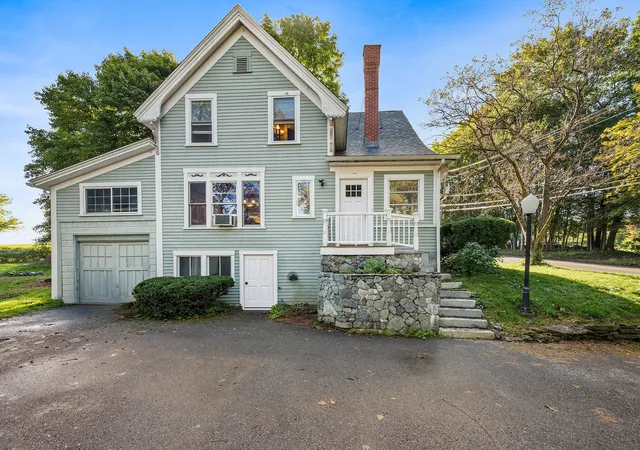 Photo 2 of Single family home for sale at 161 Pleasant St, Lunenburg, MA 01462 | MLS# 73585127 | Listing updated on 2026-10-16